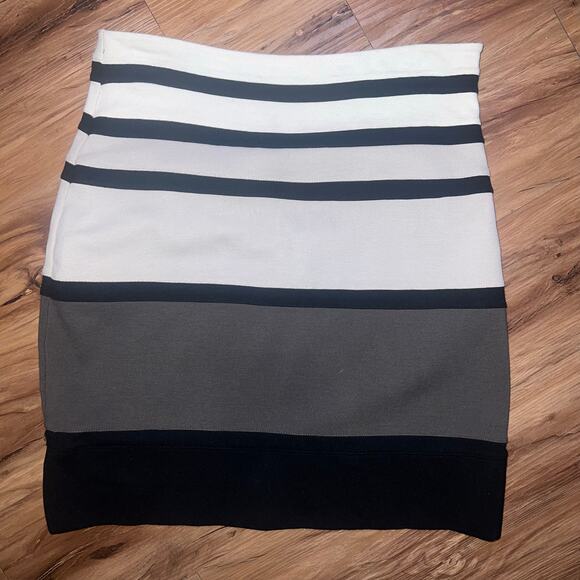 Black Gray White Striped Mini Skirt Stretchy Bodycon Pencil Skirt Size 4 - Picture 1 of 7